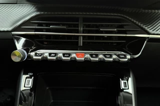 Peugeot 2008 1.2 PureTech Active Cruise Control l Airco l Apple Carplay/Android Auto l Parkeersensoren l Centrale Deurvergrendeling l Elektrische ramen l Elektrisch Verstelbare Spiegels / 23