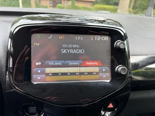 Toyota Aygo 1.0 VVT-i x-clusiv / 25