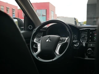 Mitsubishi Outlander 2.0 PHEV Premium Trekhaak| Camera| NAP / 8