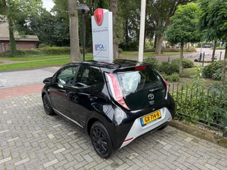 Toyota Aygo 1.0 VVT-i x-clusiv / 33