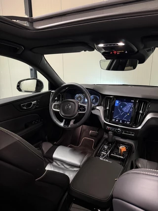 Volvo V60 2.0 T6 Recharge AWD R-Design Pano Leer Camera NAP / 31