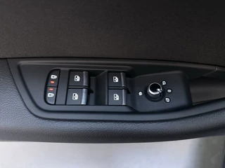 Audi A4 Avant 40 TFSI Advanced Edition Parkeersensoren LED Navigatie DAB+ App-Connect / 20