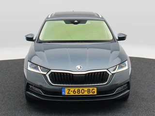 Skoda Octavia Combi 1.4 TSi 204 PK iV PHEV Business Plus | Stoelverwarming | Panoramadak | Camera | Adaptive Cruise | Head UP | 18 Inch | 95.33 Km !! / 6