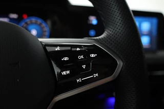 Volkswagen Golf 1.4 eHybrid GTE  Panorama, Apple carplay, Navigatie / 24