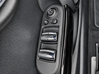 Mini Cabrio 2.0 John Cooper Works S Cabrio | Automaat | Sportstoelen | Carplay/Android Auto | Cruise Control / 18