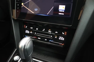 Volkswagen Passat Variant 1.5 TSI 150pk DSG R-Line Business + Keyless Panoramadak 360Camera Stoelverwarming Virtual Cockpit Navigatie / 35