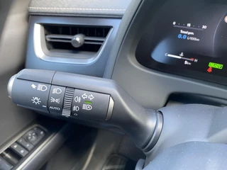 Lexus UX 300h Ultimate Edition DIRECT LEVERBAAR EL-ACHTERKLEP STUURVERW STOELVERW GROOT-SCHERM BLIND-SPOT / 34