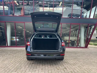 Škoda Superb Combi 1.5 TSI ACT Business Edition Plus  | Trekhaak | ACC | Carplay | Navi | Stoel/Stuurverw. | Sfeer | / 40