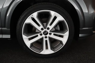 Audi Q2 35 TFSI 150pk S-Tronic S Edition Trekhaak Panoramadak ACC Stoelverwarming Keyless Virtual Cockpit 2x S-Line / 47