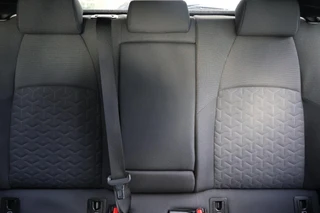 Toyota Corolla 2.0 Hybrid BI-TONE STOEL/WISSER&STUURVERW HEAD UP DISPLAY KEYLESS DAB+ CAMERA LM-VELGEN APPLE/ANDROID / 28