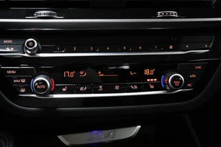 BMW X4 xDrive20i X-Line High Executive | PANORAMADAK | HEAD UP | STUURVERWARMING | TREKHAAK | 19" / 45