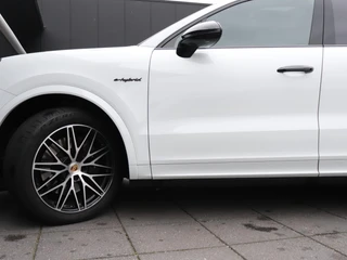 Porsche Cayenne 3.0 E-Hybrid | LEDER | LUCHTVERING | PANO-DAK | MASSAGE | BOSE | STOELVERK. | SPORTCHRONO | 360° CAMERA | ADAPT. CRUISE | NAVI | DESIGN PAKKET | / 22