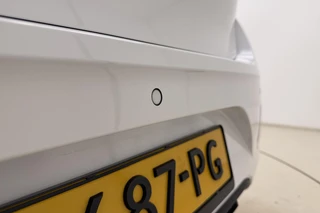 Hyundai i10 1.0 Premium | Camera | Parkeersensoren | Climate control | Weinig kilometers | Cruise control | DAB Radio / 11
