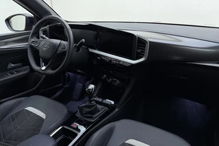Opel Mokka 1.2 Turbo 130pk Ultimate | Climate Control | Adapt. Cruise control | Navi via Apple Carplay/Android Auto | Alcantara bekleding | Massagefunctie | Zwart dak | 18" Lichtmetalen velgen / 17