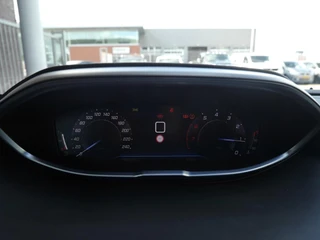 Peugeot 3008 1.2T 130pk Allure Pack Business | Navigatie | Climate & Cruise Control | Camera | AppleCarplay/Android Auto / 22