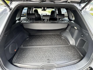 Toyota RAV4 2.5 Plug-in Hybrid AWD BI-TONE PLUS JBL-AUDIO NAVI HEAD-UP BLIND SPOT 360° CAMERA STOEL/STUURVERW EL-KLEP APPLE/ANDROID 1500KG TREKGEW KLASSE 3 ALARM 4S-BANDEN / 19
