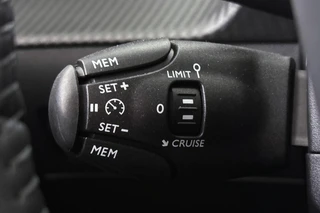 Peugeot 208 1.2 Hybrid 110 e-DCS6 Allure Apple CarPlay Climate Control 16" / 26