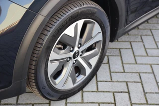 Kia e-Niro DynamicPlusLine 64 kWh|Schuif-kanteldak|Stoelverwarming|Camera|Clima|Cruise|Telefoon / 15