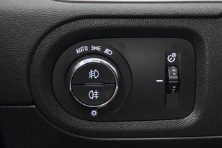 Opel Grandland 1.6 Turbo Plug-In Hybrid 4x4 Ultimate 300 PK Afneembare Trekhaak Stoel-Stuurverwarming / 26