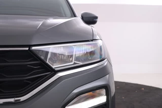 Volkswagen T-Roc 1.5 TSI Sport  150PK, Automaat, Apple carplay, Climate, / 7