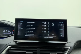 Peugeot 5008 1.2T 130pk Automaat GT | Elektrische achterklep | Black Pack | 19'' velgen | Achteruitrijcamera | 7 Persoons / 27