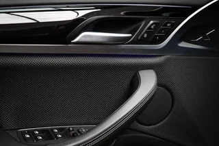 BMW X4 xDrive20i X-Line High Executive | PANORAMADAK | HEAD UP | STUURVERWARMING | TREKHAAK | 19" / 34