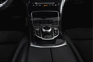 Mercedes-Benz GLC Coupé 250 4MATIC 211 PK Premium AMG Line  | S/K-Panodak | Cruise | Stoelverw. | PDC | Camera | App. Connect | ECC | LM 21" | / 27