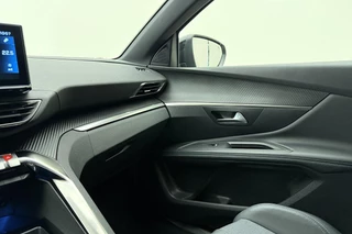 Peugeot 3008 1.2 Hybrid 136 Allure | DEMO | Elektr. achterklep | Navigatie | Achteruitrijcamera | Climate Control | Half lederen bekleding | Keyless Entry / 32