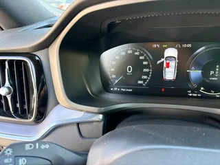 Volvo V60 2.0 T6 Recharge AWD R-Design / 360 camera / Panoramadak / Leder / head-up / Harman-Kardon / 33