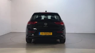 Volkswagen Golf 1.0 TSI 110pk Life Sfeerverlichting Navigatie App-Connect DAB+ / 10