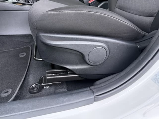 Kia Picanto 1.0 DPi DynamicLine  - Airco - Lichtmetalen velgen - Camera - AppleCarplay - Android Auto Fabrieksgarantie tot 06-2031 of 150.000km / 20