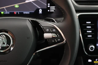 Skoda Superb Combi 1.4 TSI 218pk iV Business Edition Trekhaak Memory Stoelverwarming Virtual Cockpit Navigatie / 20