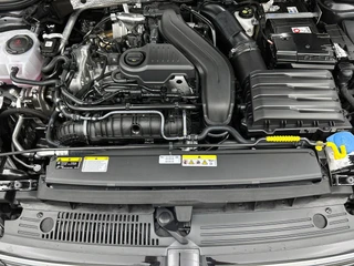 Volkswagen Golf 1.5 eTSI Black Line CAMERA | IQ Light + Grill | VIRTUAL / 35