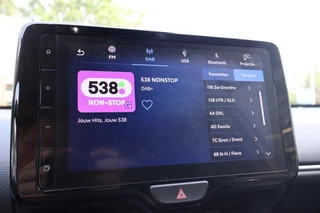 Toyota Yaris 1.5 HYBRID 115 STYLE PARK-SENSOREN BLIND-SPOT LM-VELGEN PRIVACY-GLASS LED-PAKKET AD-CRUISE APPLE/ANDROID / 33