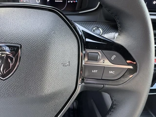 Peugeot 2008 Envy 1.2 Hybrid 110pk e-DSC6 | Apple Carplay/Android Auto | Achteruitrijcamera | Airco | Draadloze Telefoonoplader | Keyless entry/start | Parkeersensoren | Adaptief Cruise Control / 17