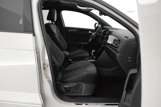 Volkswagen T-Roc 1.5 TSI 150pk DSG R-Line Business+ Black Style Trekhaak Camera IQ.Light Panoramadak Virtual Cockpit Navigatie / 15