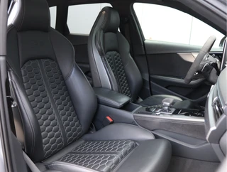 Audi A4 Avant RS4  | RS Dynamic | Pano | B&O | Massage / 30