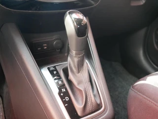 Hyundai ix20 1.6i Premium Camera| Cruise| Navi+BT / 10