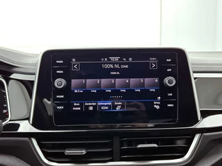 Volkswagen T-Roc 1.0 TSI R-Line | Camera | CarPlay | Adaptive Cruise | Digital Dash / 18