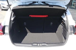 Ford Focus 125PK HYBRID TITANIUM FACELIFT! AD-CRUISE WINTERPACK BLIND-SPOT CLIMA P-SENSOREN KEYLESS ANDROID/APPLE / 6