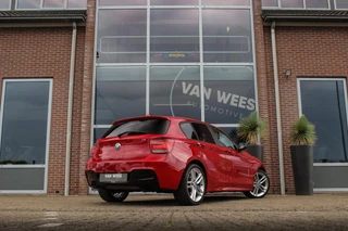 BMW 1-serie 125i Business+ | Sport Line | NL auto | Schuif-/kanteldak | Keyless entry | HiFi audio | Stoelverwarming | Xenon | Sportstuur | Navigatie Professional | Bluetooth | PDC / 6