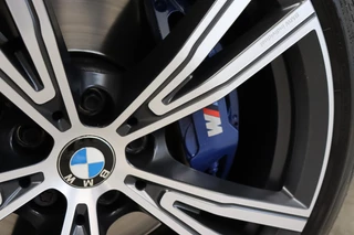 BMW 3 Serie Touring M340i xDrive High Executive M Sport Pakket Automaat  / Live Cockpit Professional / Panoramadak / Trekhaak / Individual Leder Merino / Driving Assistant / M Sport Differentieel / Harman Kardon / M Adaptief Onderstel / Safety Pack / Head-Up Display / 19 Inch / Stoelverwarming voor+achter / 9