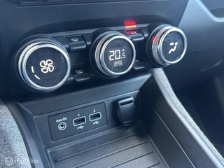 Renault Zoe R135 Intens 52 kWh KOOPACCU SOH 90,87% AIRCO CRUISE CONTROLE CARPLAY PARKEERSENSOREN NETTE AUTO!! / 19