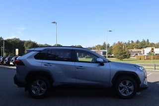 Toyota RAV4 2.5 HYBRID AWD DYNAMIC ANDROID/APPLE STOEL/VOORRUITVERW. LM-VELGEN P-SENSOREN CAMERA AD-CRUISE / 8