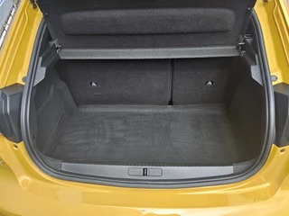 Peugeot 208 1.2 GT LINE NAVI TEL LEER SPORTSTOELEN KEYLESS VIRTUAL 3D / 33