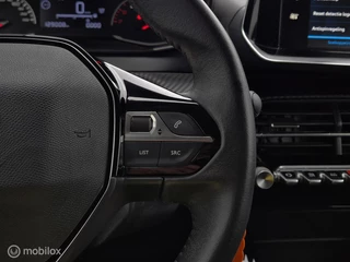 PEUGEOT 2008 1.2 PURETECH ACTIVE/LED/CARPLAY/CRUISE/PDC/BLUETOOTH / 41