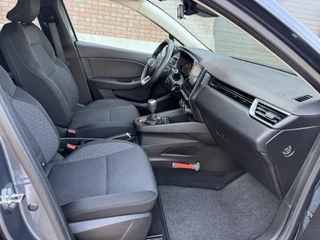 Renault Clio 1.0 TCe / Navigatie / Apple CarPlay - Android / 1e Eigenaar / ALL-Season banden / Cruise Control / PDC met optische w / 18