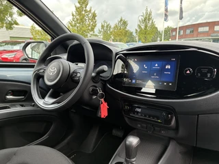 Toyota Aygo X HYBRID 115 PLAY NIEUW & DIRECT LEVERBAAR!!! APPLE/ANDROID CLIMA AD-CRUISE CAMERA 17" LM-VELGEN / 4