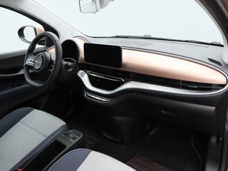 Fiat 500 3+1 Icon 42 kWh | Navigatie | Climate Controle | 17 Inch | Parkeersensoren | Bluetooth | 40.959 Km!! / 34