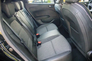 Renault Clio 1.0 TCe Intens | Rijklaar | Mirror Screen | Airco | Cruise Control | Parkeersensoren rondom | Camera | 1e eigenaar / 17